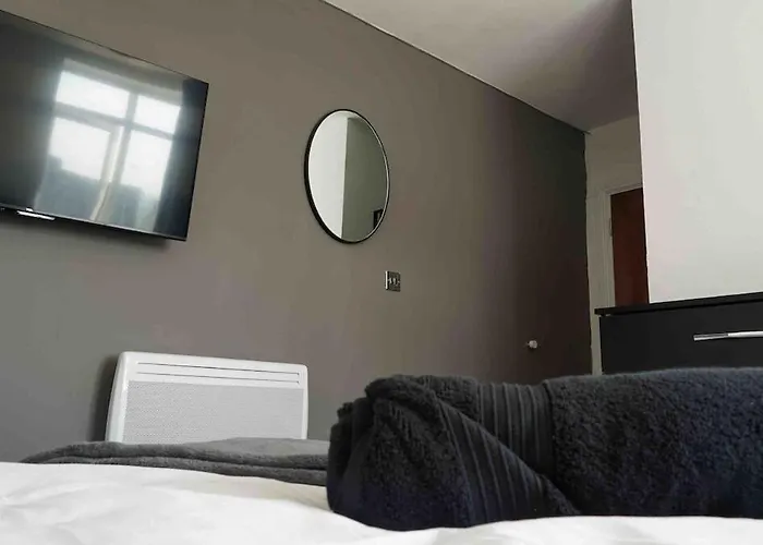 Apartment Spring Close Street