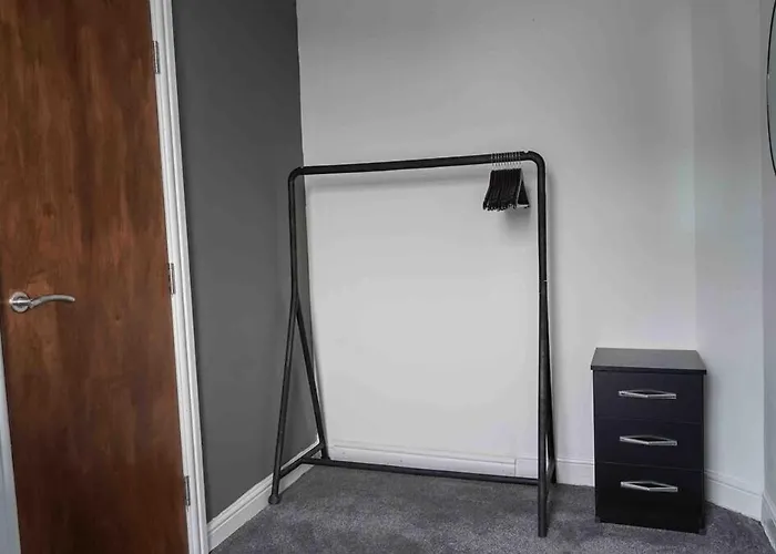 Apartment Spring Close Street