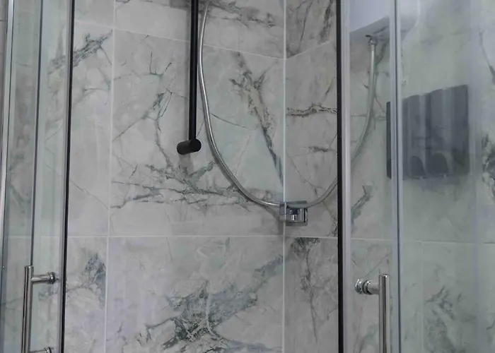 Spring Close Street Apartment