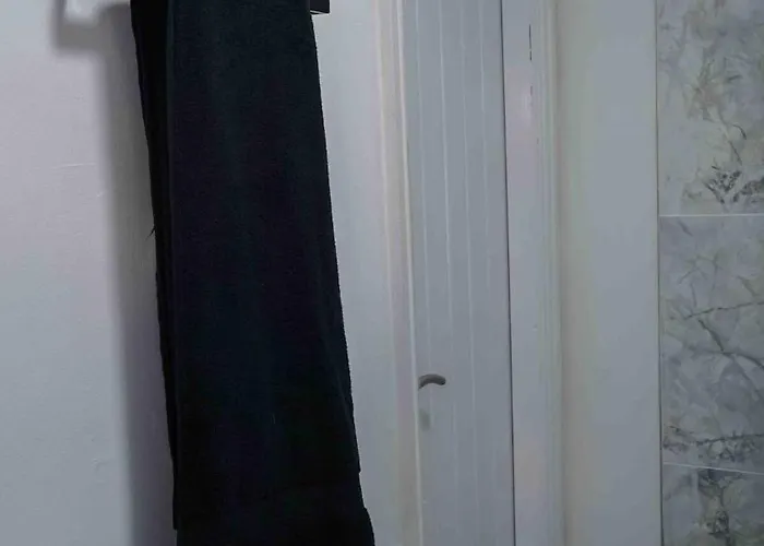 Apartment Spring Close Street *