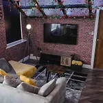 Stunning Two Bed En-suite In *