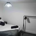 Stunning Two Bed En-suite In * Leeds (West Yorkshire)