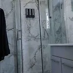 Stunning Two Bed En-suite In شقة ليدز