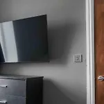 Stunning Two Bed En-suite In Apartment *