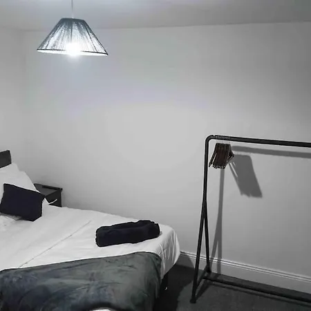 Stunning Two Bed Centre *