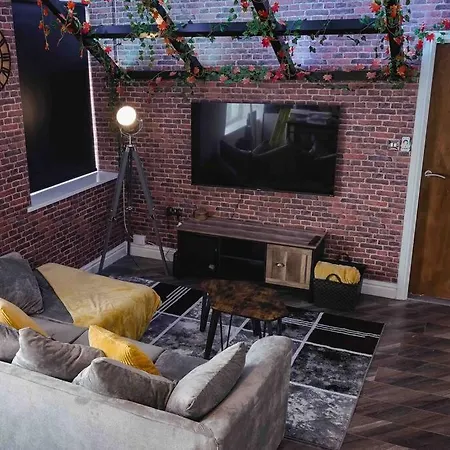 Stunning Two Bed Centre *