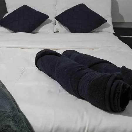 Spring Close Street アパート