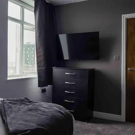 Stunning Two Bed Centre *