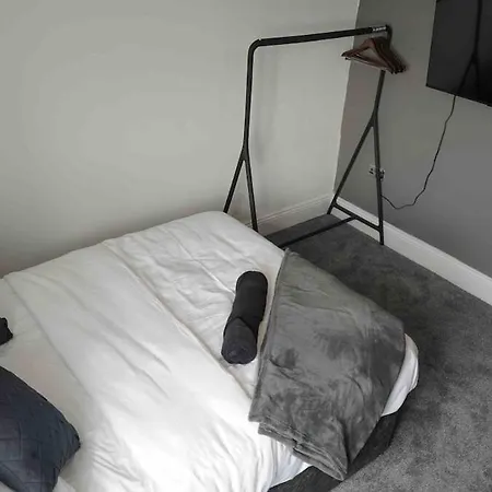 Spring Close Street Apartment