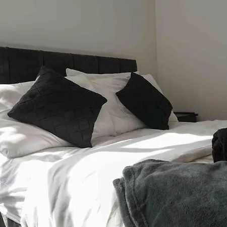 Spring Close Street 公寓