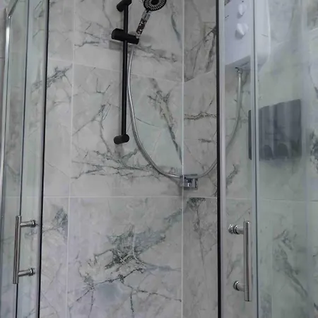 Spring Close Street 公寓